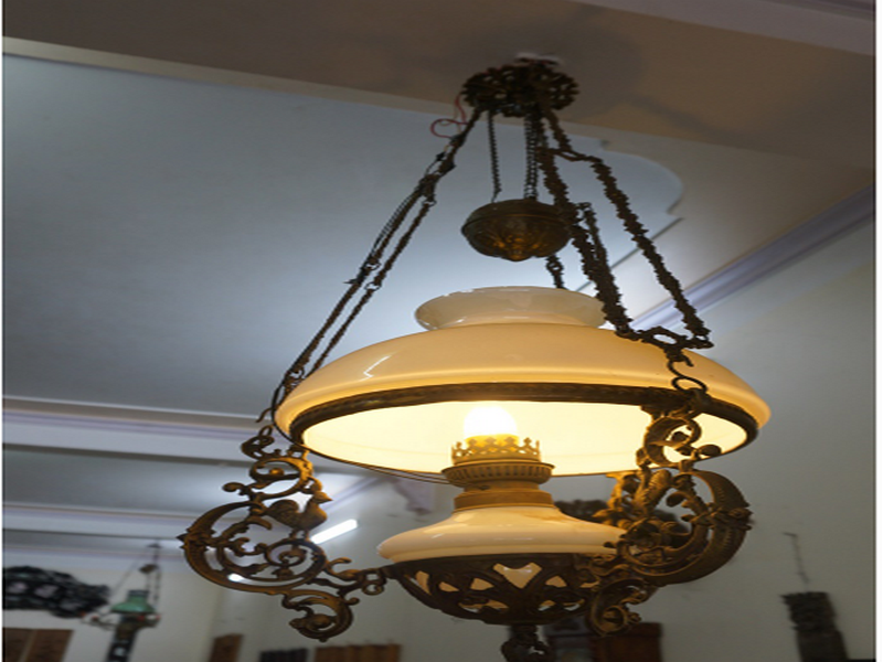 Mẫu đèn chùm cổ điển của Pháp